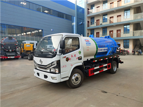 国六东风小多利卡吸污车
