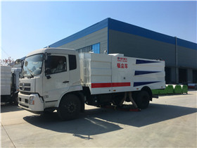 东风天锦吸尘车