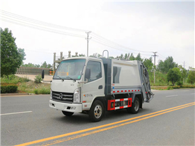 凯马4方压缩垃圾车