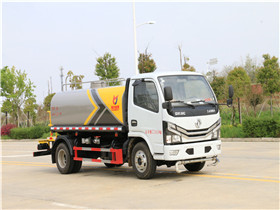 东风小多利卡D6洒水车5方洒水车